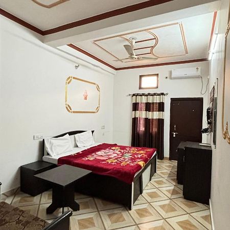 Sattva Cafe And Motel Rishīkesh 外观 照片