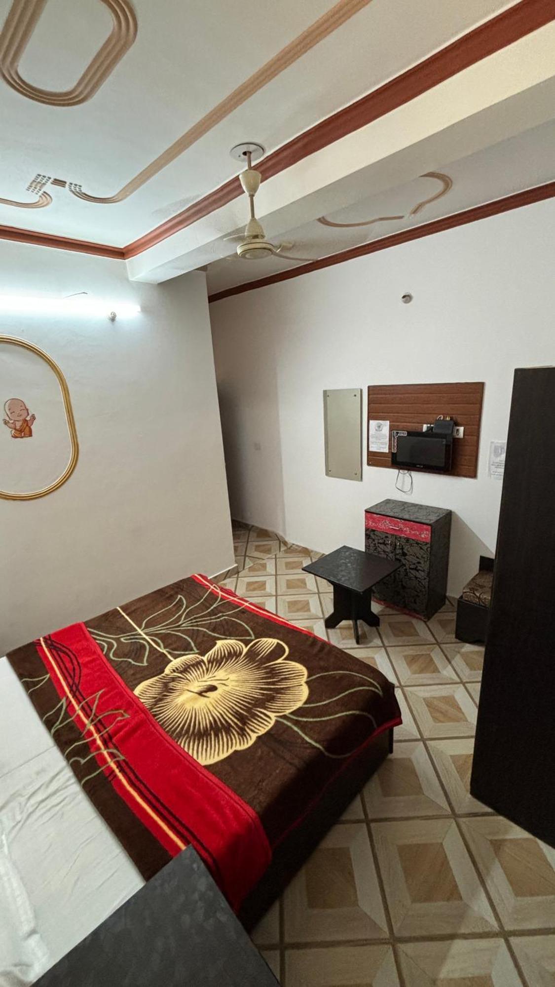 Sattva Cafe And Motel Rishīkesh 外观 照片