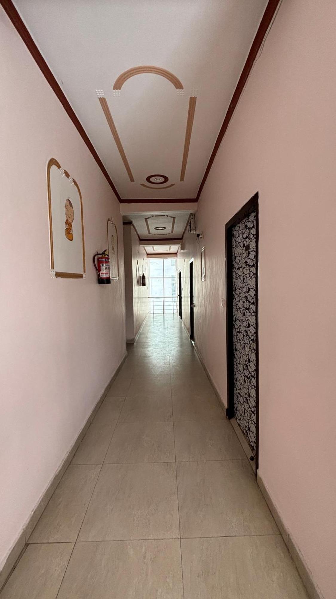 Sattva Cafe And Motel Rishīkesh 外观 照片