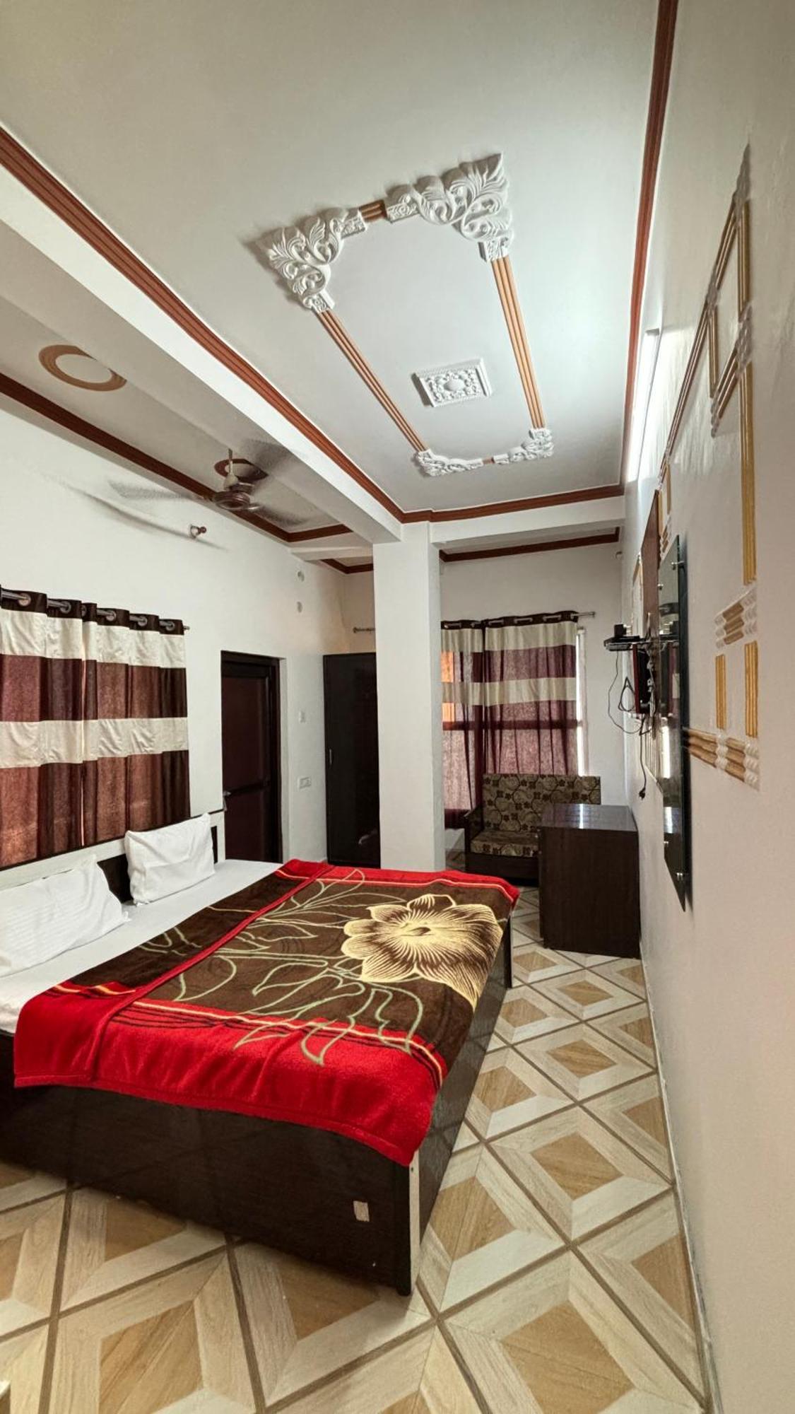 Sattva Cafe And Motel Rishīkesh 外观 照片