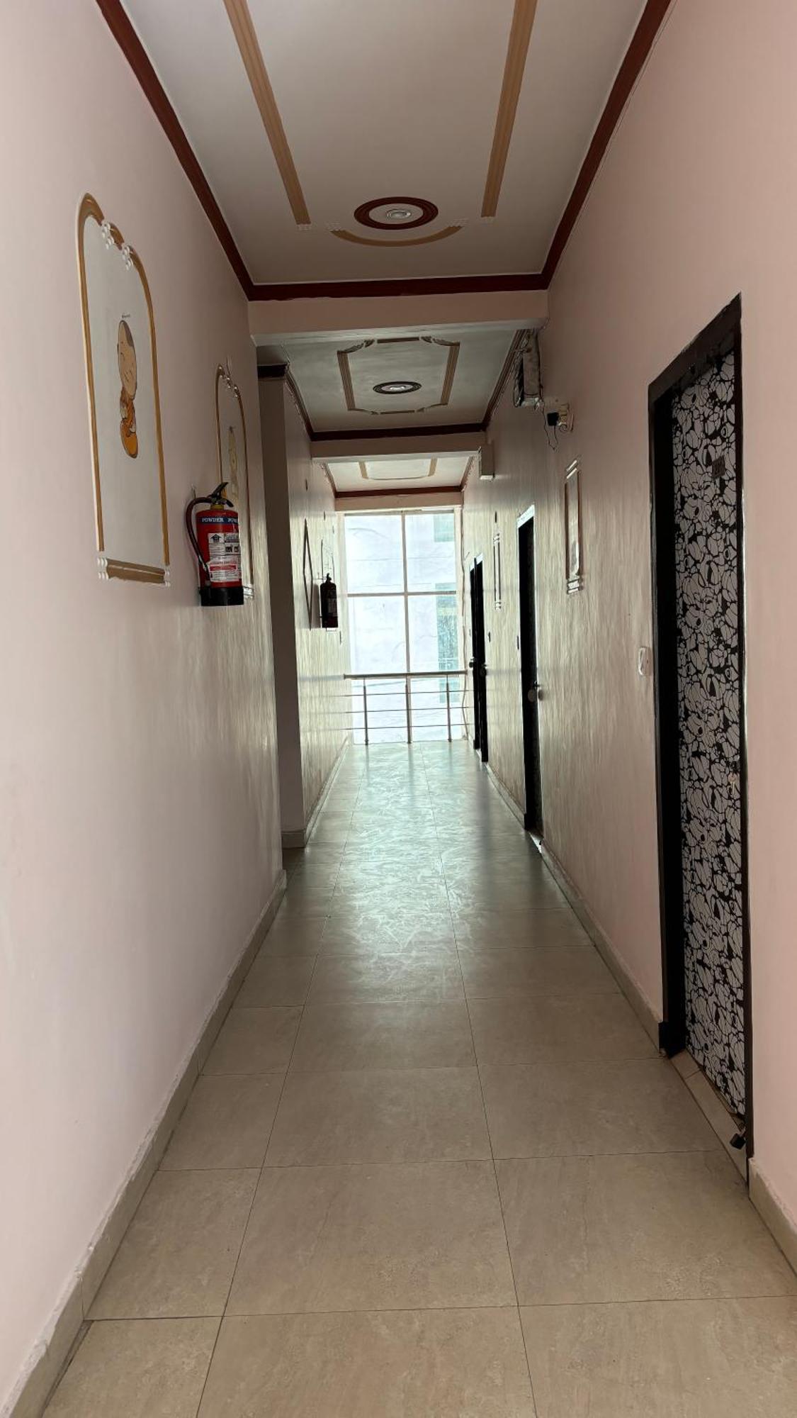 Sattva Cafe And Motel Rishīkesh 外观 照片