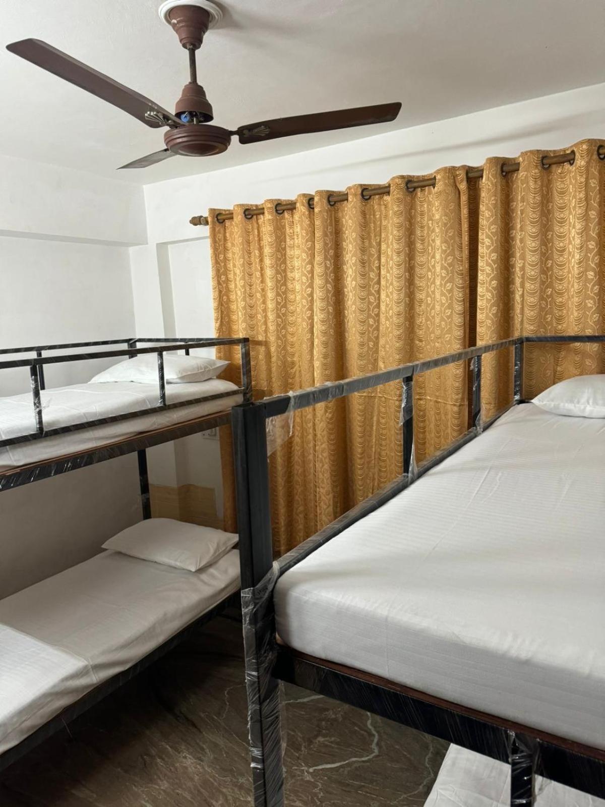Sattva Cafe And Motel Rishīkesh 外观 照片